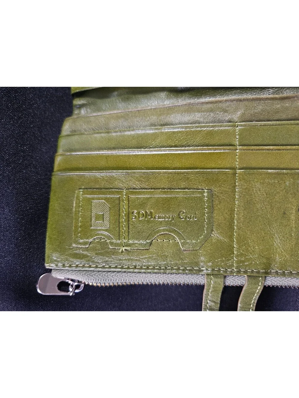 VTG Roulens Green Zip-Around Folding Wallet with ID Window Photo Holder Leather